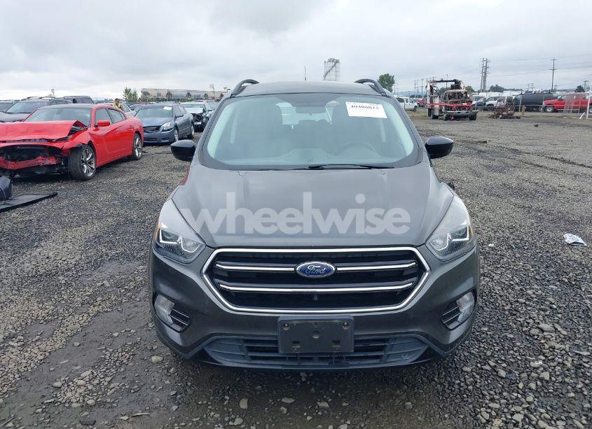 Photo 13 of 2019 Ford Escape SE (VIN 1FMCU9GD2KUB63996)