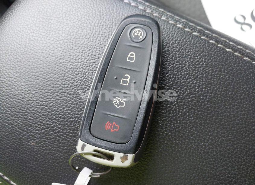 Photo 11 of 2019 Ford Escape SE (VIN 1FMCU9GD2KUC50667)