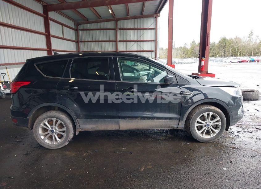 Photo 13 of 2019 Ford Escape SE (VIN 1FMCU9GD2KUC50667)
