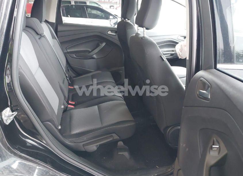 Photo 8 of 2019 Ford Escape SE (VIN 1FMCU9GD2KUC50667)