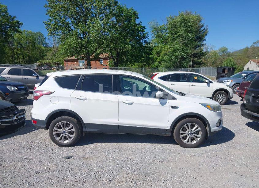 Photo 14 of 2017 Ford Escape SE (VIN 1FMCU9GD3HUA40233)