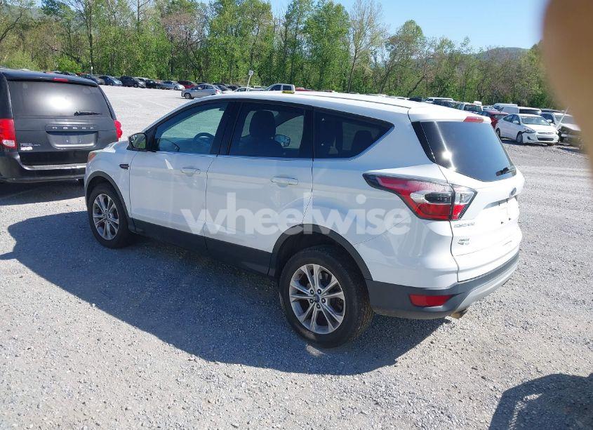Photo 3 of 2017 Ford Escape SE (VIN 1FMCU9GD3HUA40233)