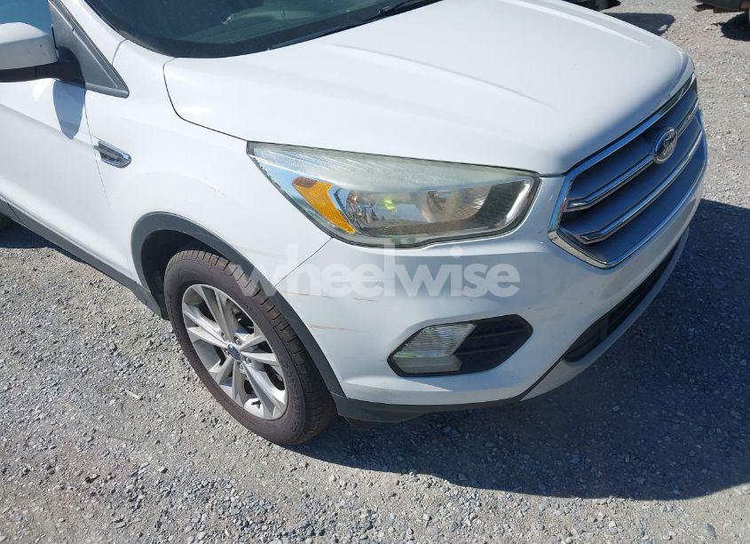 Photo 6 of 2017 Ford Escape SE (VIN 1FMCU9GD3HUA40233)