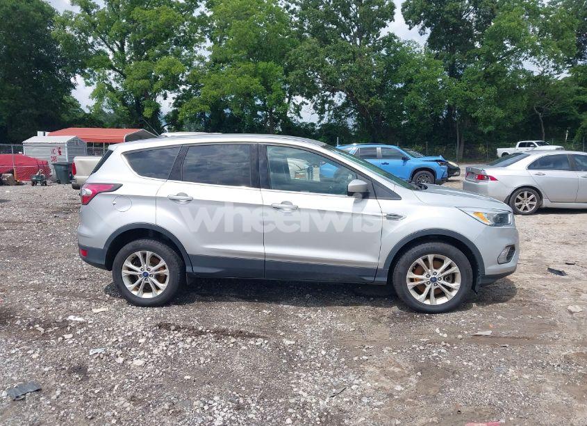 Photo 13 of 2017 Ford Escape SE (VIN 1FMCU9GD3HUA74463)