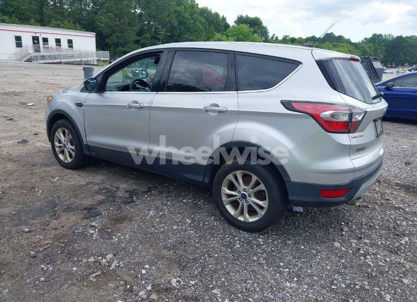 Photo 3 of 2017 Ford Escape SE (VIN 1FMCU9GD3HUA74463)