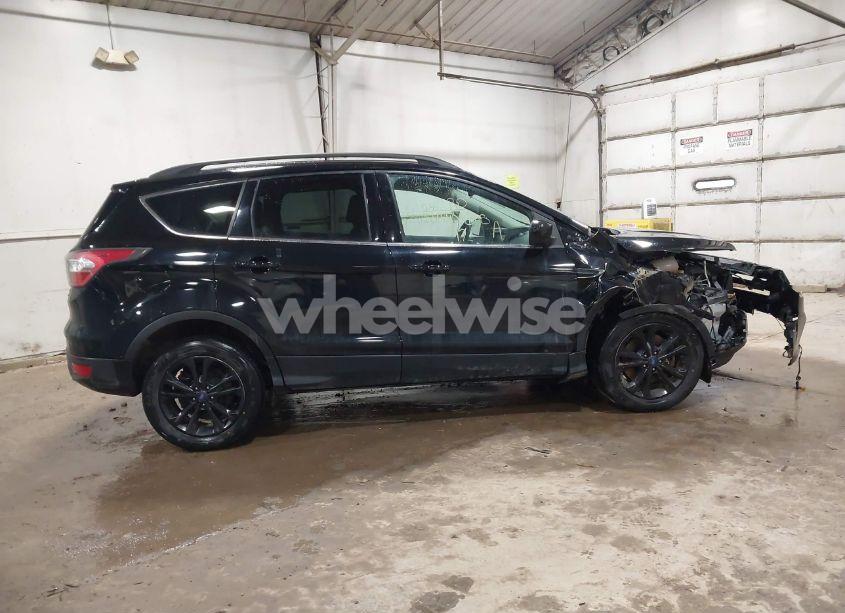 Photo 13 of 2017 Ford Escape SE (VIN 1FMCU9GD3HUB06764)
