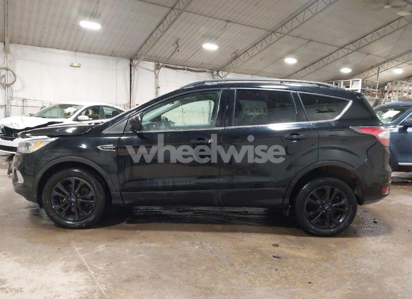Photo 14 of 2017 Ford Escape SE (VIN 1FMCU9GD3HUB06764)