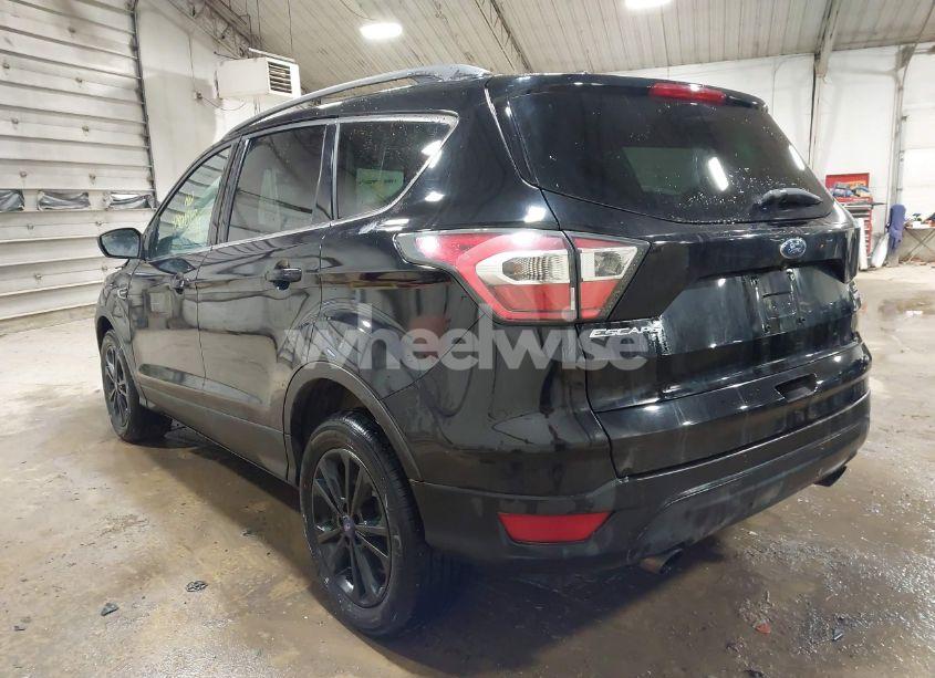 Photo 3 of 2017 Ford Escape SE (VIN 1FMCU9GD3HUB06764)