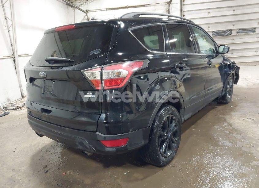 Photo 4 of 2017 Ford Escape SE (VIN 1FMCU9GD3HUB06764)