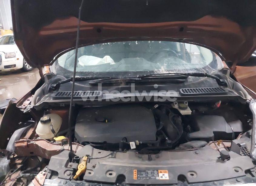 Photo 10 of 2017 Ford Escape SE (VIN 1FMCU9GD3HUB15805)