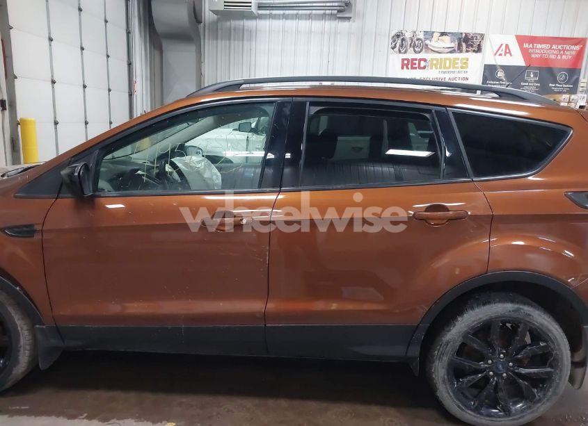 Photo 14 of 2017 Ford Escape SE (VIN 1FMCU9GD3HUB15805)