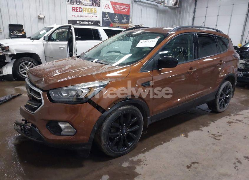 Photo 2 of 2017 Ford Escape SE (VIN 1FMCU9GD3HUB15805)