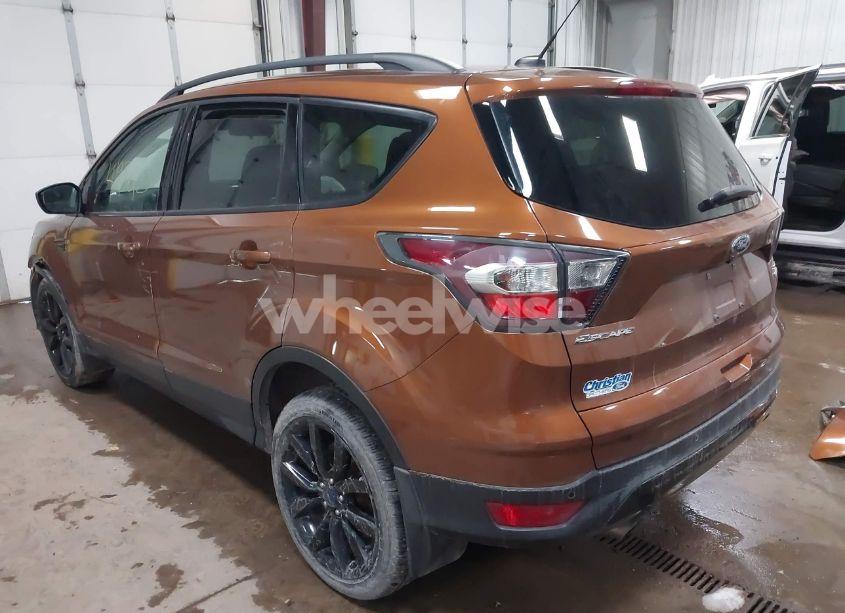 Photo 3 of 2017 Ford Escape SE (VIN 1FMCU9GD3HUB15805)