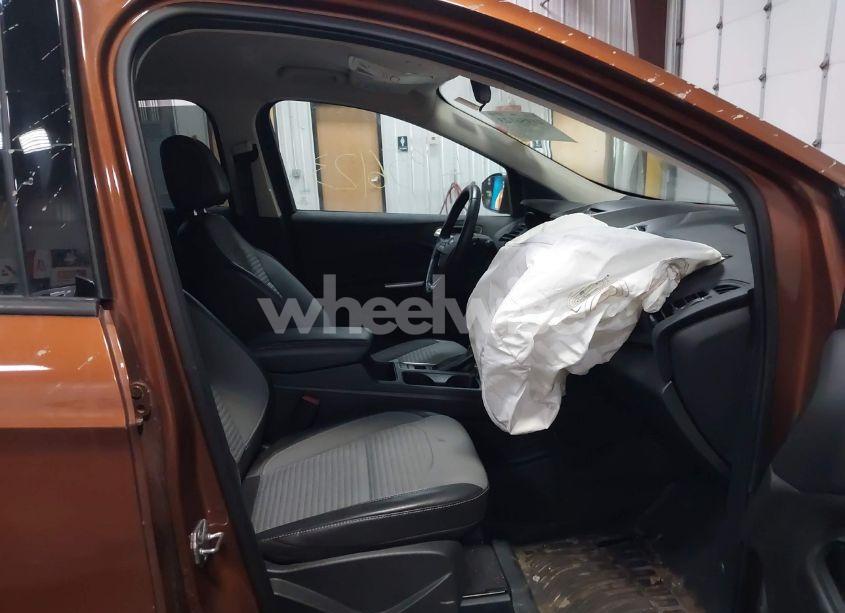 Photo 5 of 2017 Ford Escape SE (VIN 1FMCU9GD3HUB15805)