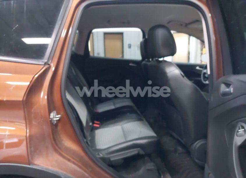 Photo 8 of 2017 Ford Escape SE (VIN 1FMCU9GD3HUB15805)