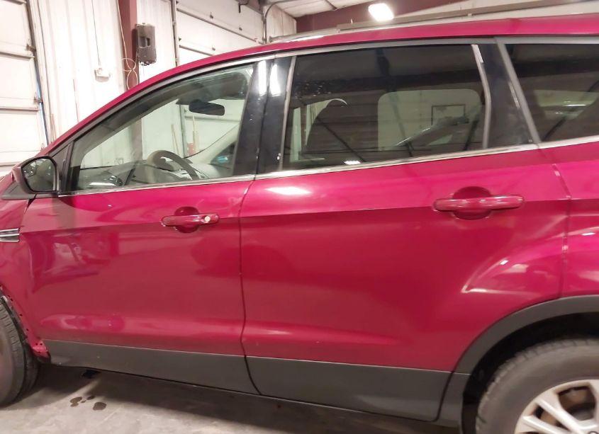 Photo 15 of 2017 Ford Escape SE (VIN 1FMCU9GD3HUB27341)