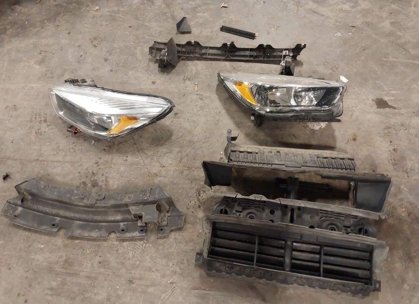 Photo 18 of 2017 Ford Escape SE (VIN 1FMCU9GD3HUB27341)