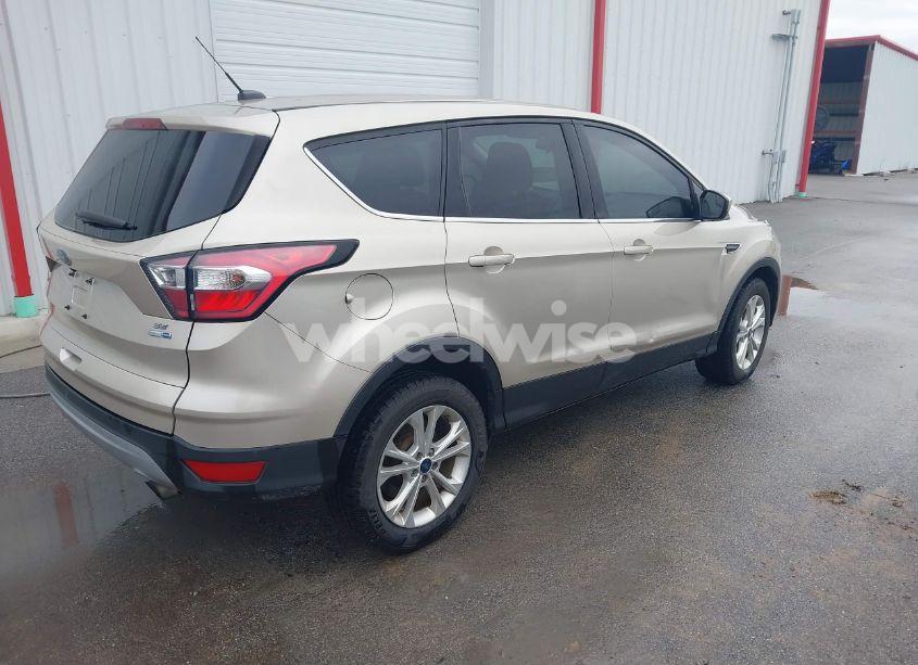 Photo 4 of 2017 Ford Escape SE (VIN 1FMCU9GD3HUB65653)
