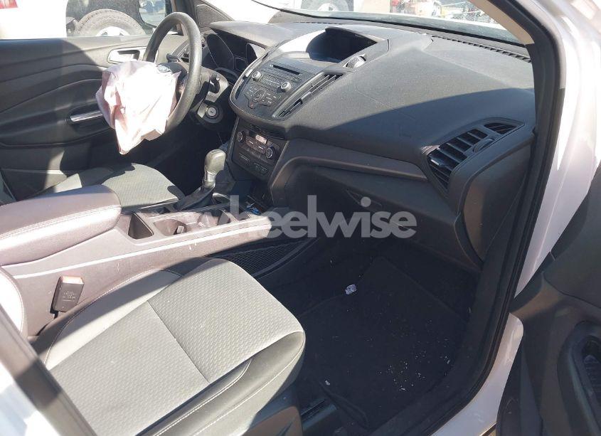 Photo 5 of 2017 Ford Escape SE (VIN 1FMCU9GD3HUB82341)