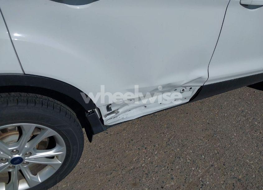 Photo 6 of 2017 Ford Escape SE (VIN 1FMCU9GD3HUB82341)