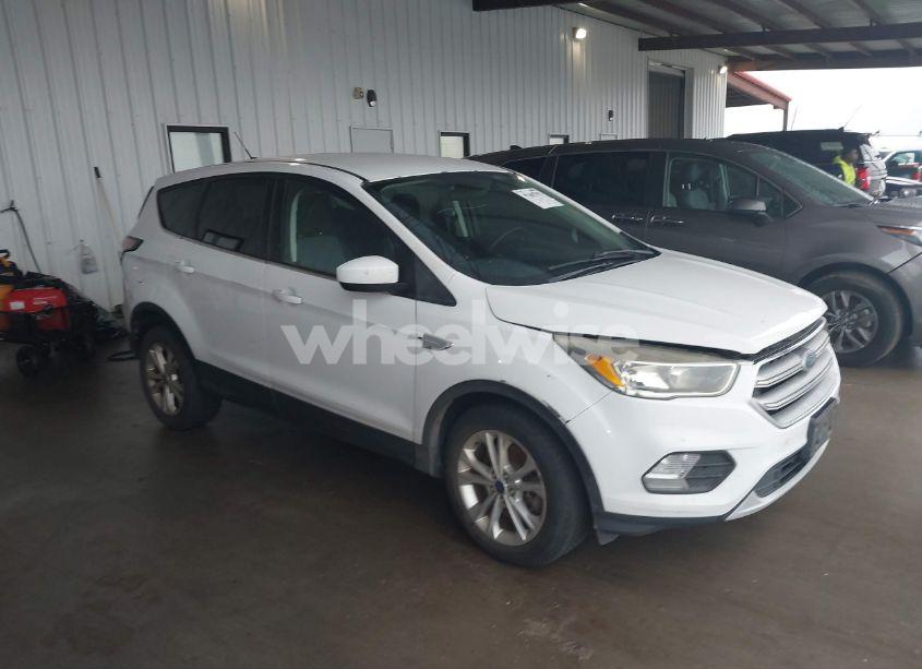 Photo 13 of 2017 Ford Escape SE (VIN 1FMCU9GD3HUC27665)