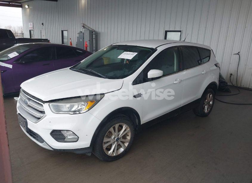Photo 2 of 2017 Ford Escape SE (VIN 1FMCU9GD3HUC27665)