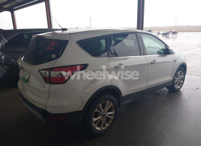 Photo 4 of 2017 Ford Escape SE (VIN 1FMCU9GD3HUC27665)