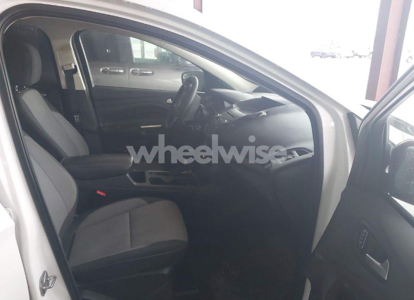 Photo 5 of 2017 Ford Escape SE (VIN 1FMCU9GD3HUC27665)