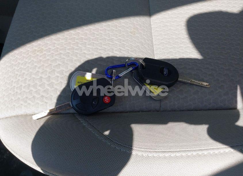 Photo 11 of 2017 Ford Escape SE (VIN 1FMCU9GD3HUC68443)