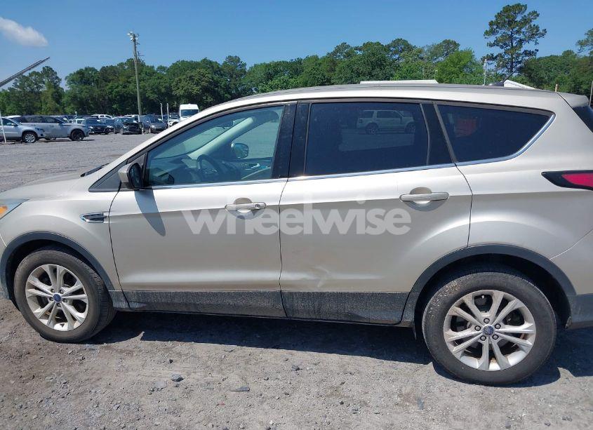 Photo 14 of 2017 Ford Escape SE (VIN 1FMCU9GD3HUC68443)