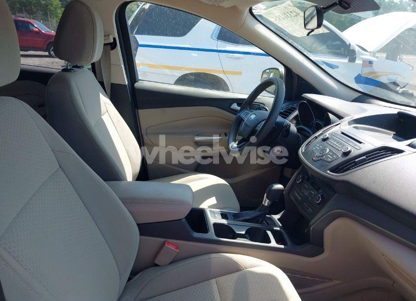 Photo 5 of 2017 Ford Escape SE (VIN 1FMCU9GD3HUC68443)