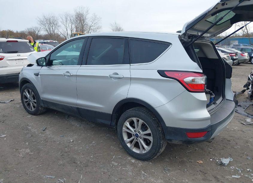 Photo 3 of 2017 Ford Escape SE (VIN 1FMCU9GD3HUC74792)