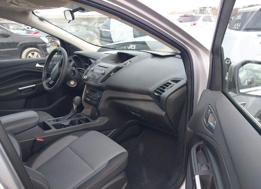 Photo 5 of 2017 Ford Escape SE (VIN 1FMCU9GD3HUC74792)