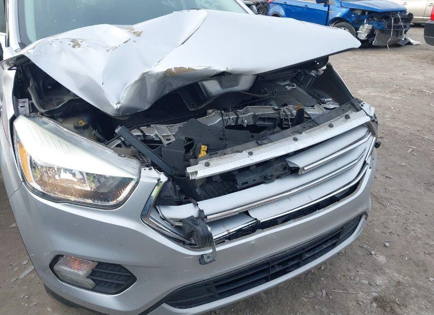 Photo 6 of 2017 Ford Escape SE (VIN 1FMCU9GD3HUC74792)