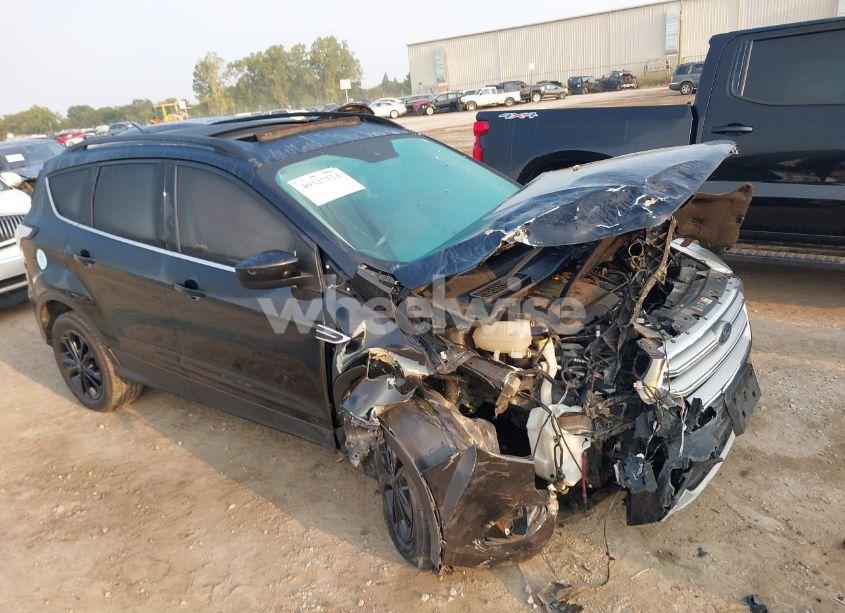 2017 Ford Escape SE (VIN 1FMCU9GD3HUD21464) main photo