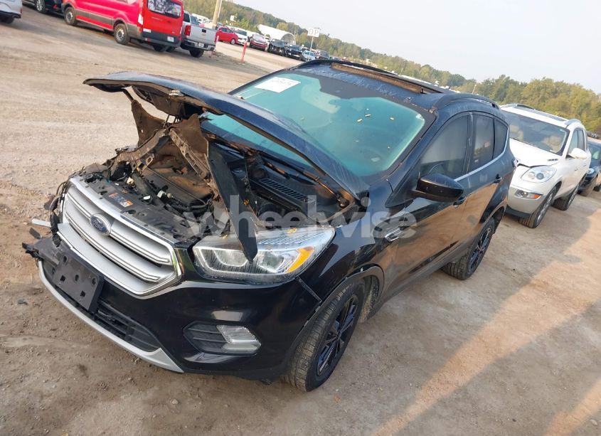 Photo 2 of 2017 Ford Escape SE (VIN 1FMCU9GD3HUD21464)