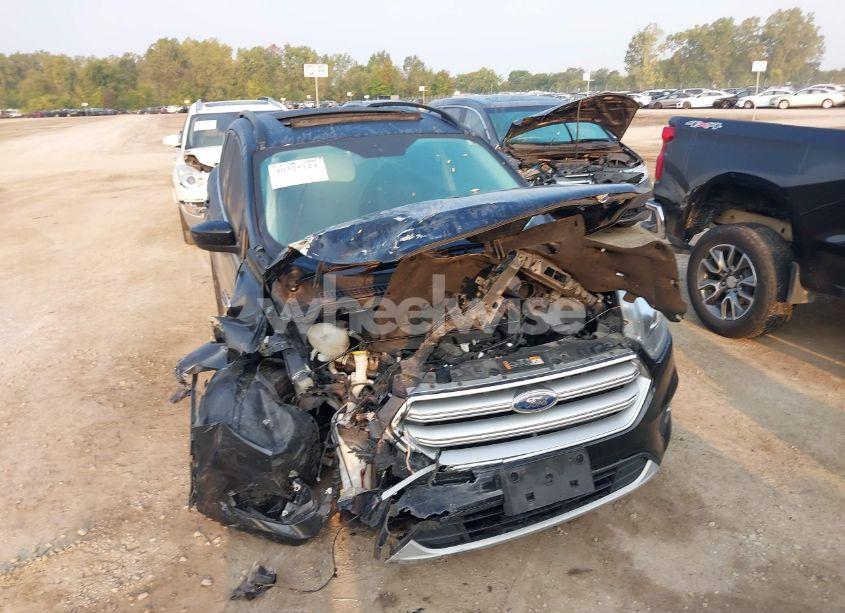 Photo 6 of 2017 Ford Escape SE (VIN 1FMCU9GD3HUD21464)