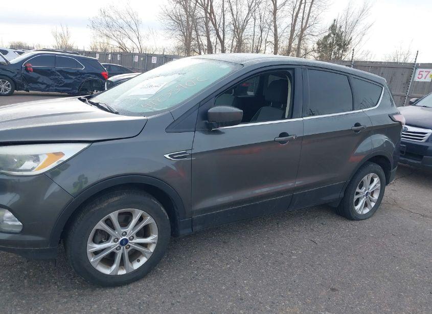 Photo 15 of 2017 Ford Escape SE (VIN 1FMCU9GD3HUD37096)