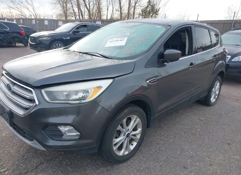 Photo 2 of 2017 Ford Escape SE (VIN 1FMCU9GD3HUD37096)