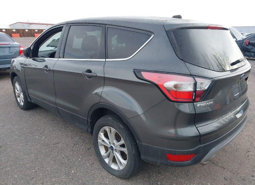 Photo 3 of 2017 Ford Escape SE (VIN 1FMCU9GD3HUD37096)