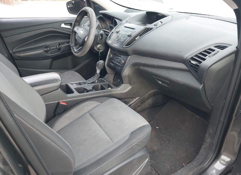 Photo 5 of 2017 Ford Escape SE (VIN 1FMCU9GD3HUD37096)