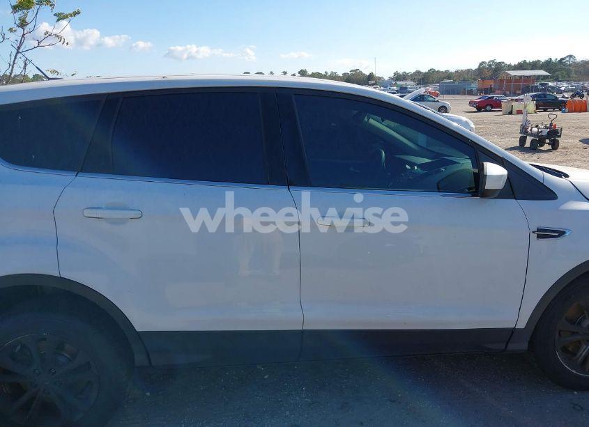 Photo 14 of 2017 Ford Escape SE (VIN 1FMCU9GD3HUD52181)