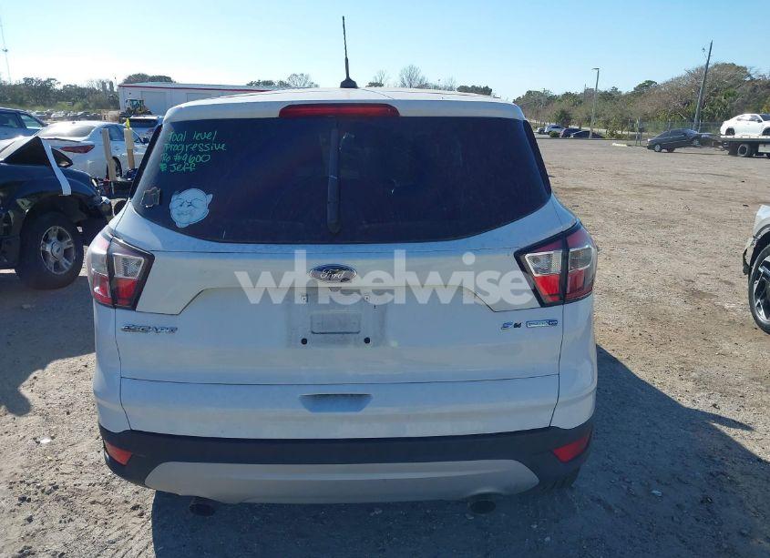 Photo 17 of 2017 Ford Escape SE (VIN 1FMCU9GD3HUD52181)