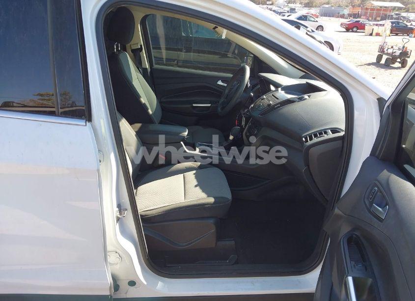 Photo 5 of 2017 Ford Escape SE (VIN 1FMCU9GD3HUD52181)