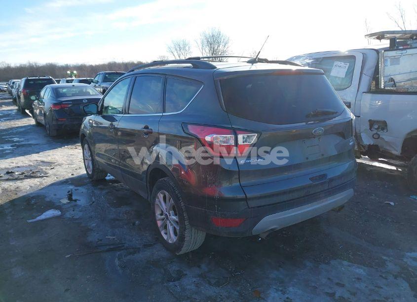 Photo 3 of 2017 Ford Escape SE (VIN 1FMCU9GD3HUD61981)