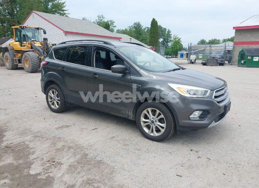2017 Ford Escape SE (VIN 1FMCU9GD3HUD71233) main photo