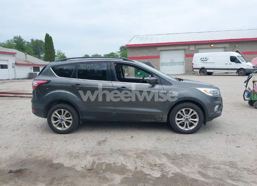 Photo 13 of 2017 Ford Escape SE (VIN 1FMCU9GD3HUD71233)