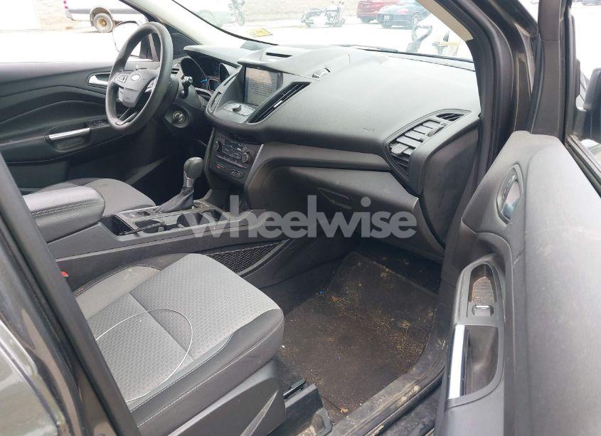 Photo 5 of 2017 Ford Escape SE (VIN 1FMCU9GD3HUD71233)