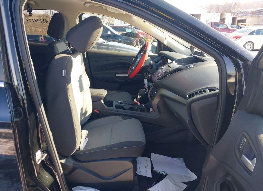 Photo 5 of 2017 Ford Escape SE (VIN 1FMCU9GD3HUD74195)