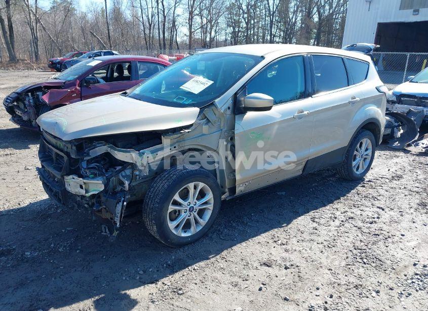 Photo 2 of 2017 Ford Escape SE (VIN 1FMCU9GD3HUE20110)